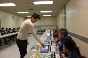 GM Eric Hansen in the simul.